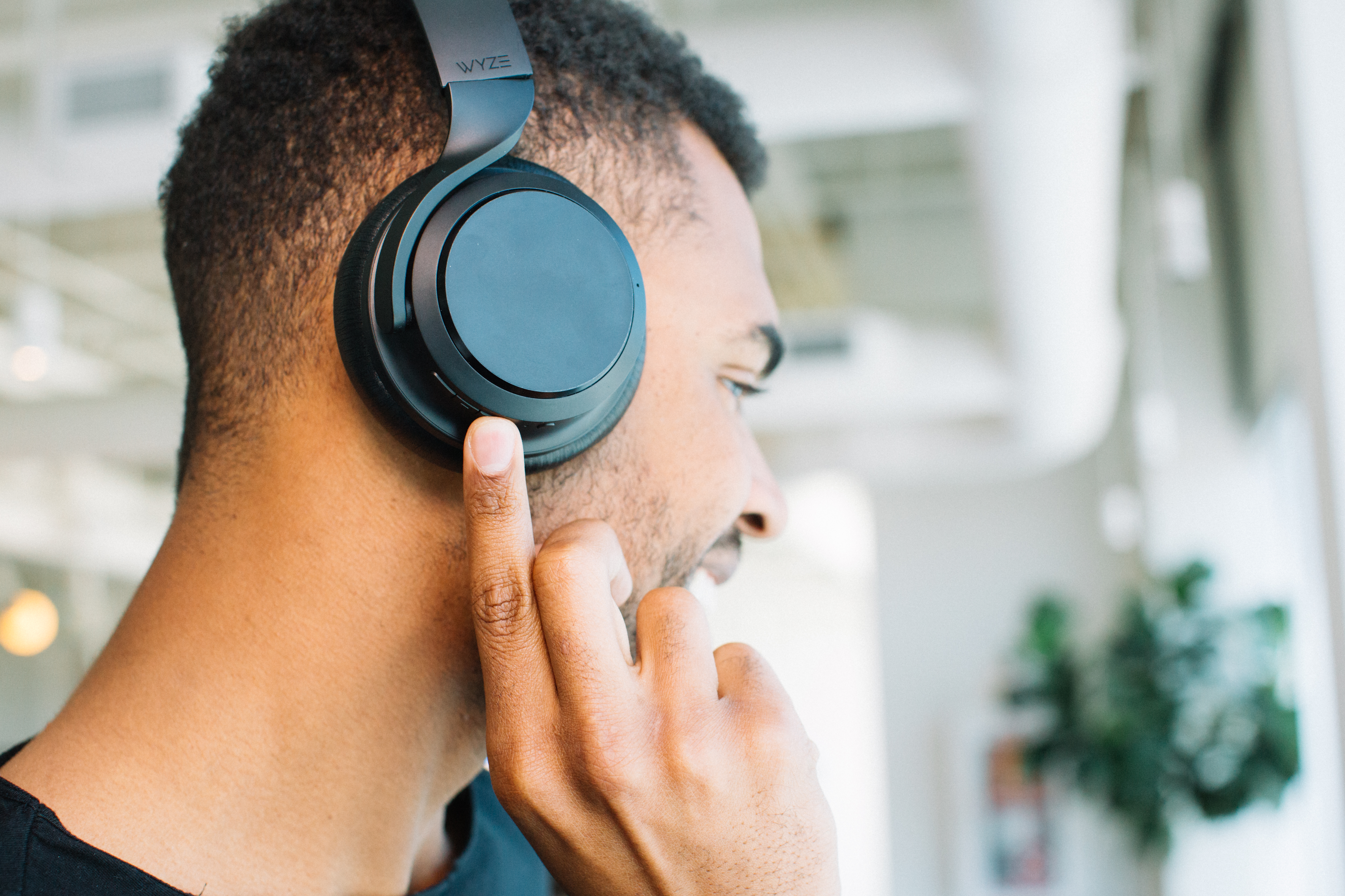 velgørenhed kugle ude af drift How do I turn off Wyze Headphones? – Wyze