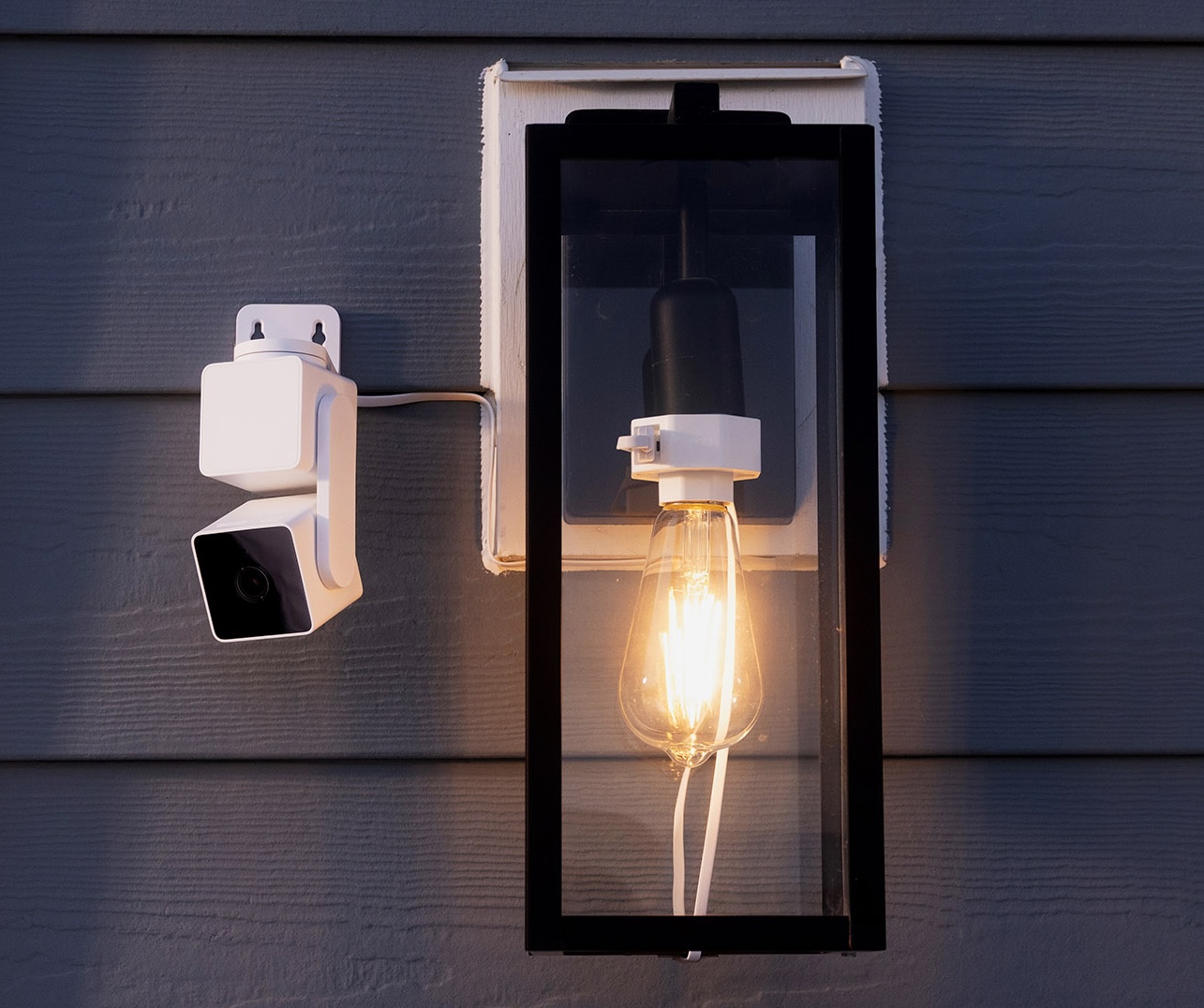 Wyze Lamp Socket v2 and Pan v3.jpg